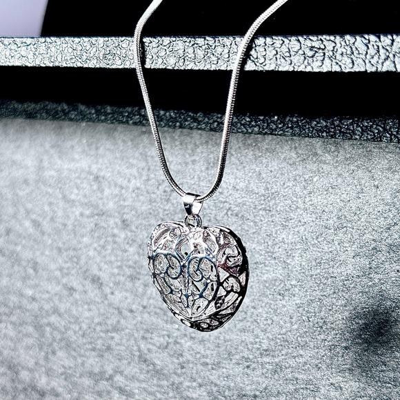 925 Sterling Silver Filigree Heart Pendant Necklace 14" Snake Chain - Picture 12 of 14